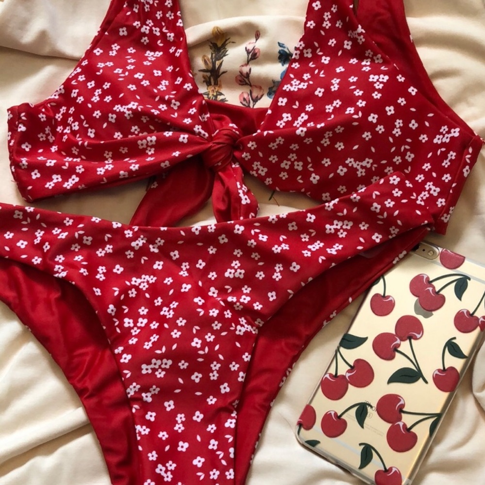 New Ditsy Floral Bikini Swimsuit